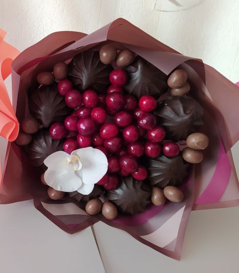 Шоколадно - фруктовый букет